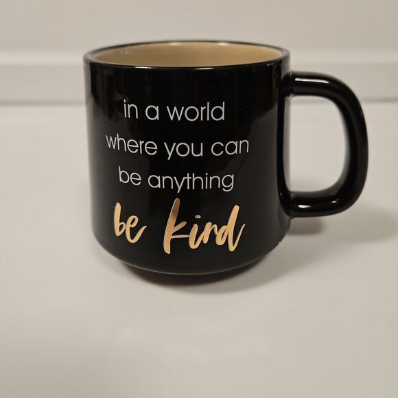 Be Kind Graphic Coffee Mug - Picture 4 of 4